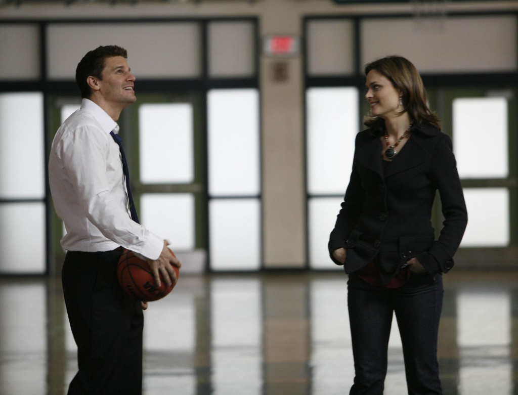 Seeley Booth (David Boreanaz) et Temperance Brennan (Emily Deschanel) au gymnase