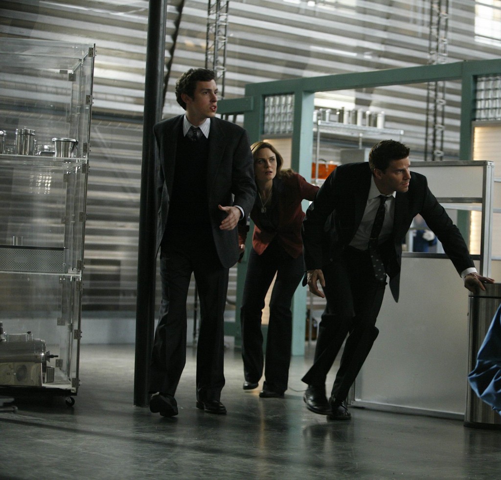 Lance Sweets (John Francis Daley), Temperance Brennan (Emily Deschanel) et Seeley Booth (David Boreanaz)