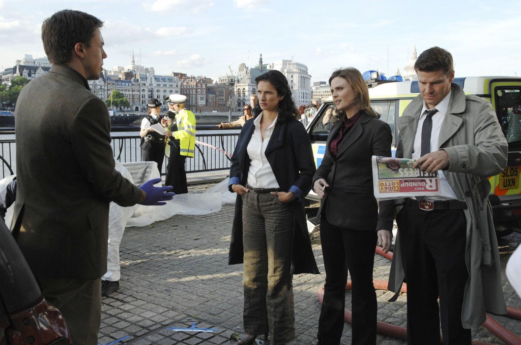 Dr. Ian Wexler (Andrew Buchan), Temperance Brennan (Emily Deschanel) et Seeley Booth (David Boreanaz)