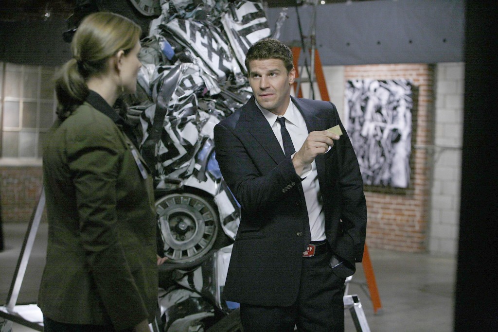 Temperance Brennan (Emily Deschanel) et Seeley Booth (DavID Boreanaz) enquêtent