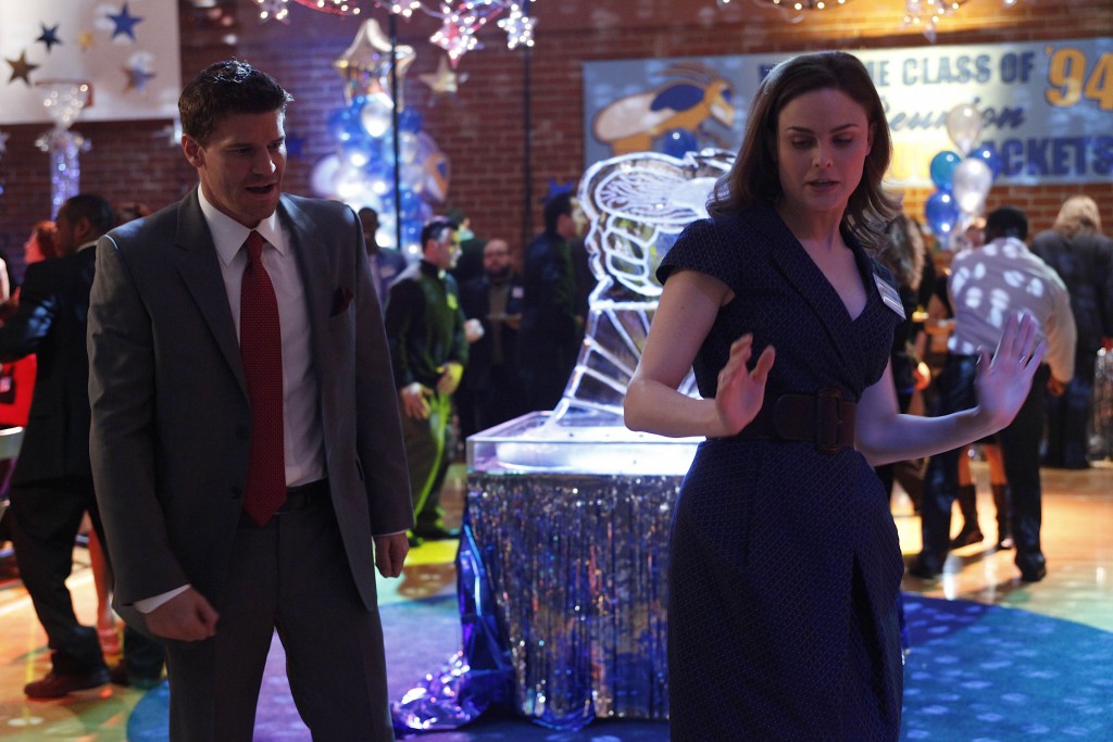 Seeley Booth (David Boreanaz) et Temperance Brennan (Emily Deschanel) dansent