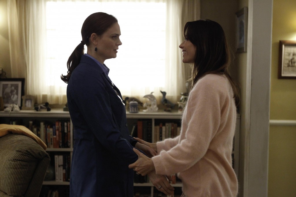 Temperance Brennan (Emily Deschanel) et sa mère Christine